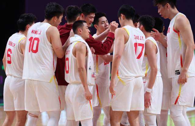 开云下载-中国男篮世预赛12人名单预测！广东三将或被淘汰，郭士强面临抉择