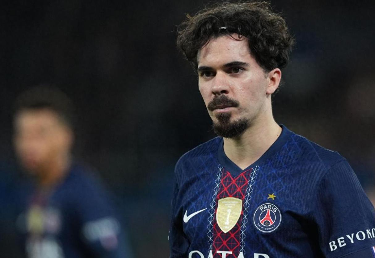 卫冕冠军太犀利：狂轰5球，掀翻切尔西，恩里克目标直指欧冠冠军