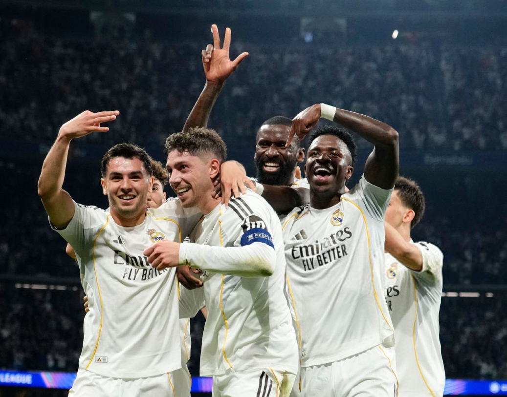 开云网站-库尔图瓦封神熊皇失点，巴尔韦德戴帽比肩梅西，皇马3-0大胜曼城