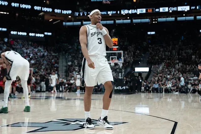 开云登录网址入口-凯尔登：我和尚帕尼都打满82场，这说明我们医疗团队有多棒