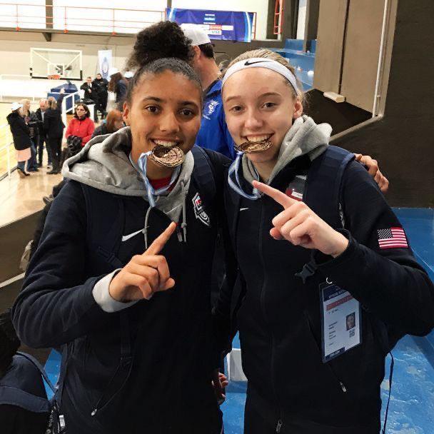 库里放话：我的后场搭档要拿双冠，1个月连斩WNBA+奥运金牌